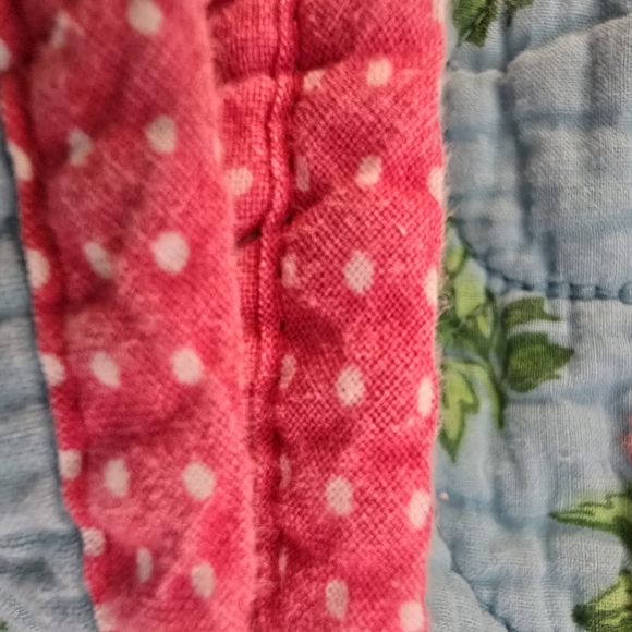 Betsy Johnson Twin quilt - Picture 2 of 5